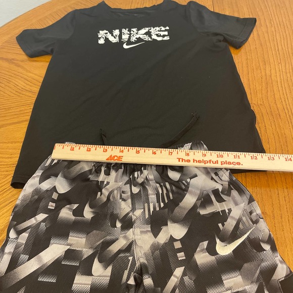 Nike Dri-Fit Outfit Boys Sz M (6) slightly used - Picture 3 of 9